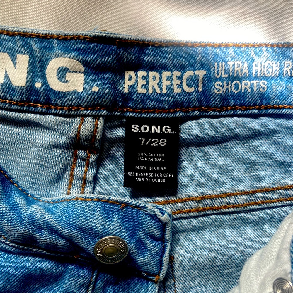 S.O.N.G Ultra High Rise Shorts size 7/28